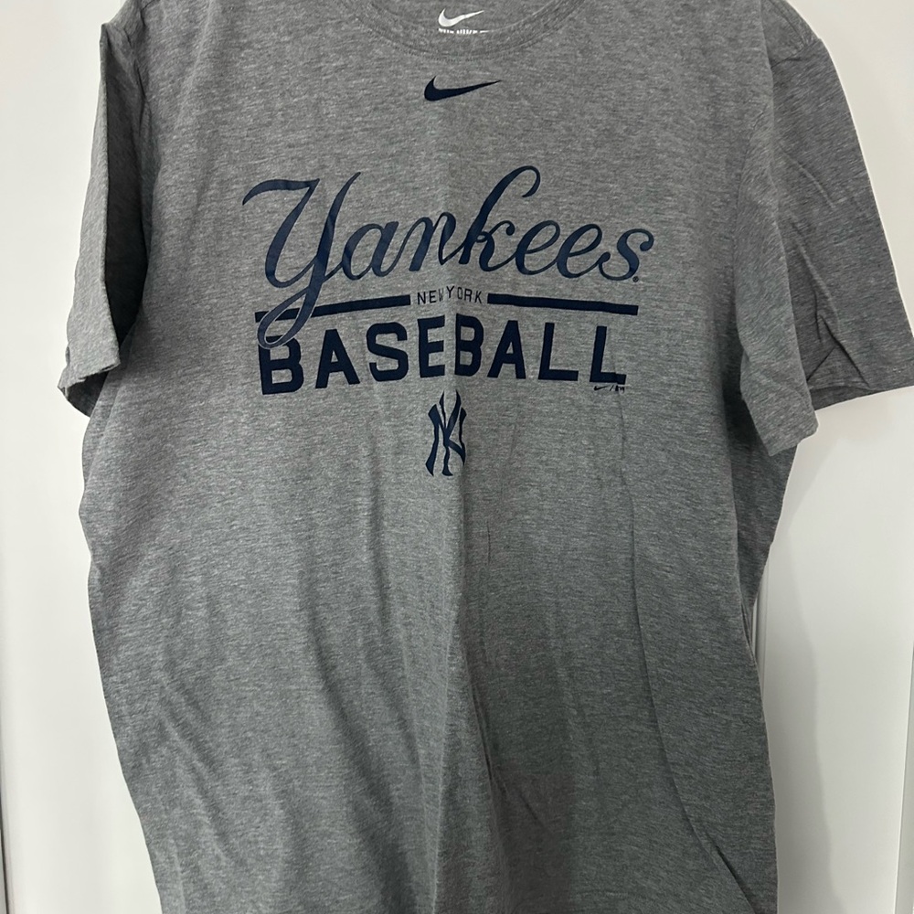 Nike Gray New York Yankees Baseball Tee